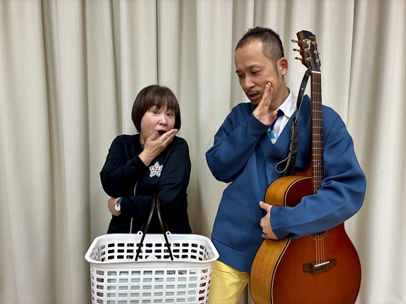 「ちょっと奥さん、今日はお魚がお安く買えたのよ～」